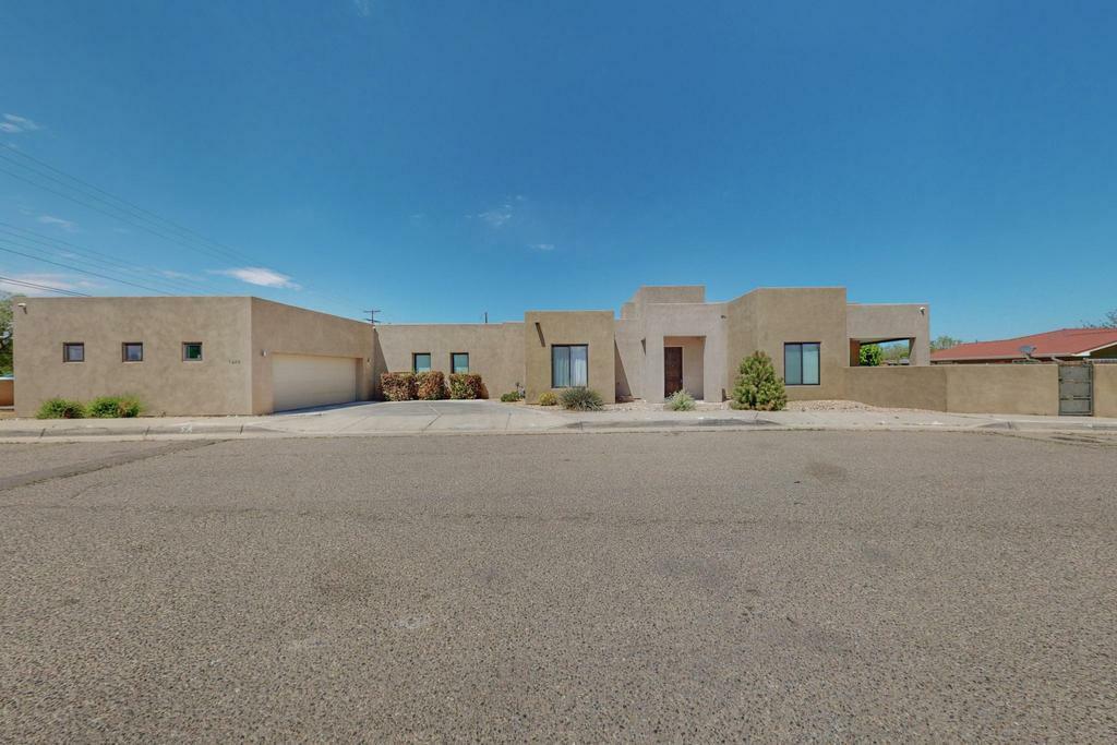 Property Photo:  2220 Rio Grande Boulevard NW  NM 87104 