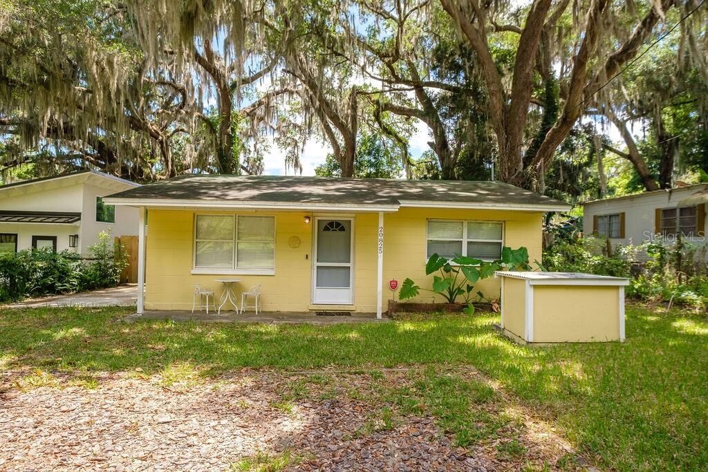 Property Photo:  20825 NE 101st Avenue  FL 32631