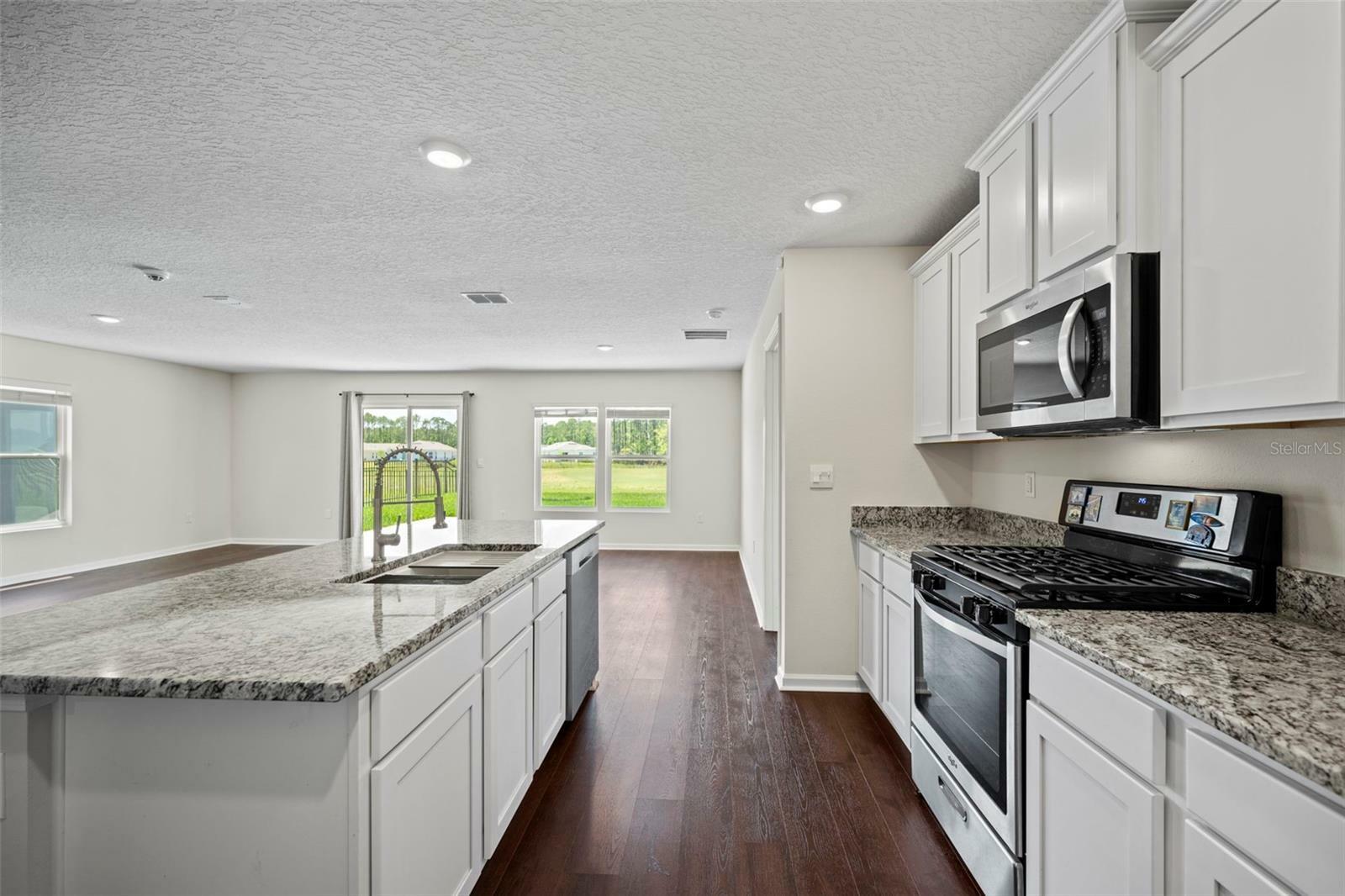 Property Photo: 718 Grand Reserve Drive FL 32110