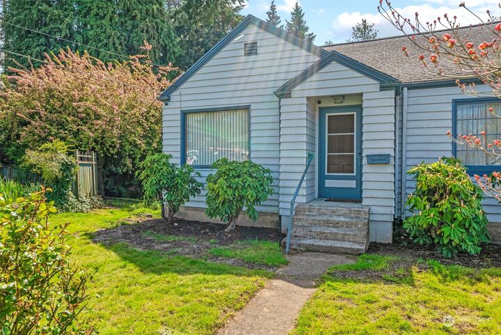 Property Photo:  502 Burcham  WA 98626 