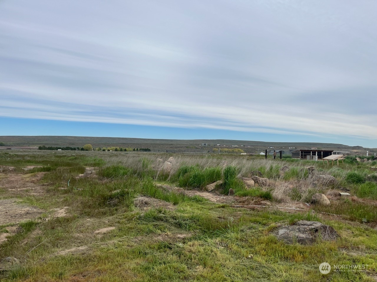 Property Photo: 2052 Rd 20 NE WA 98851