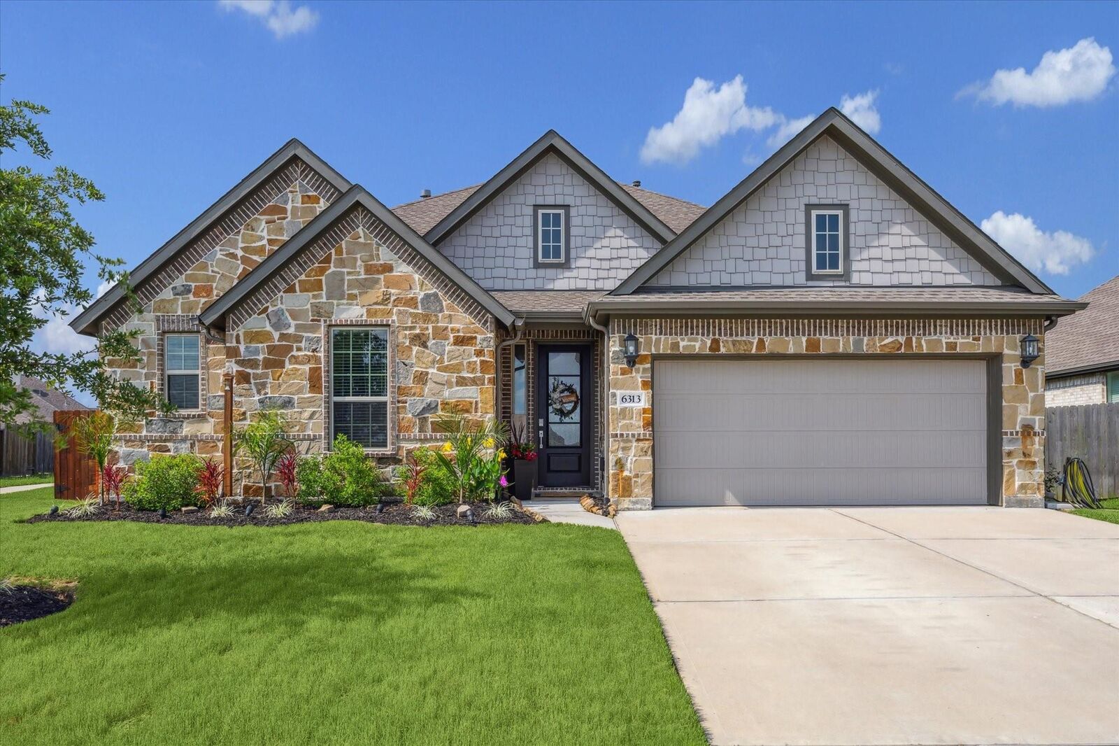 Property Photo: 6313 Sawtooth Drive TX 77573