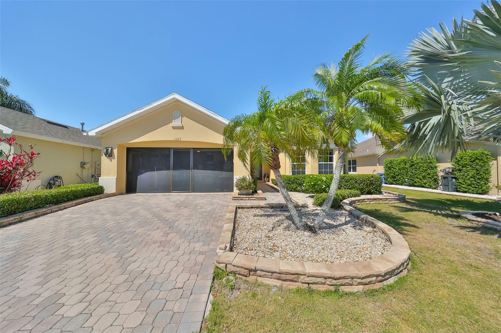 Property Photo:  1007 Emerald Dunes Drive  FL 33573 