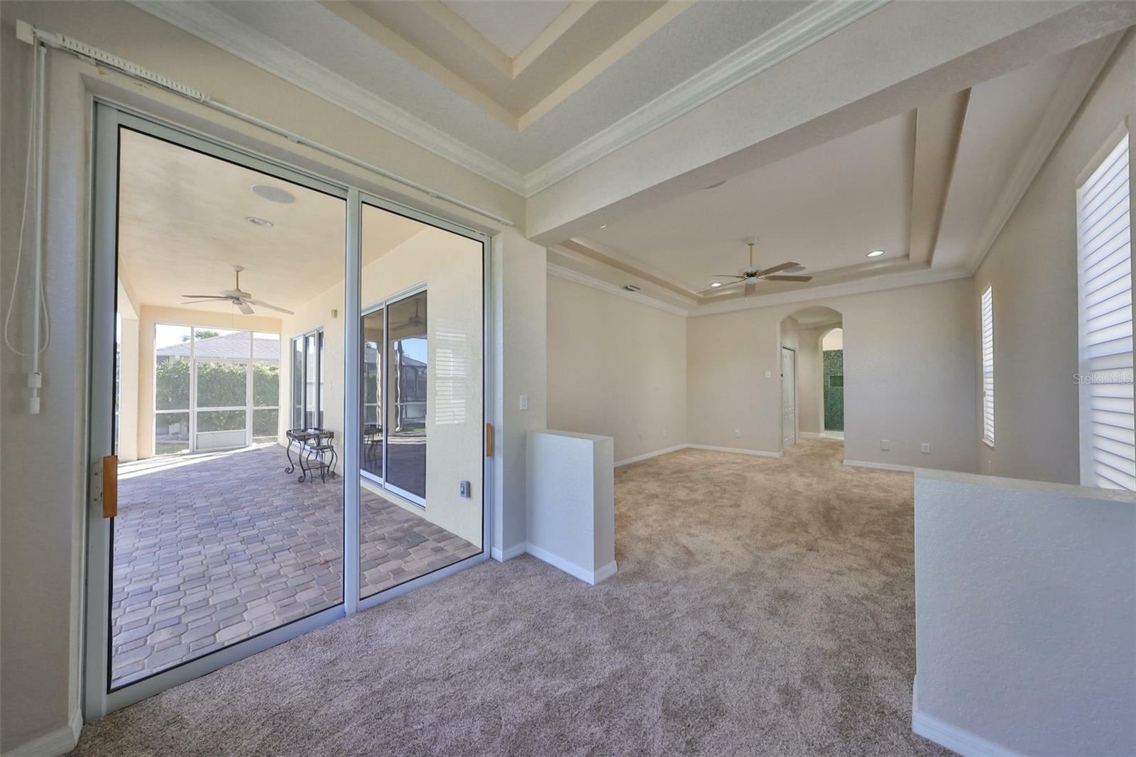 Property Photo: 1007 Emerald Dunes Drive FL 33573