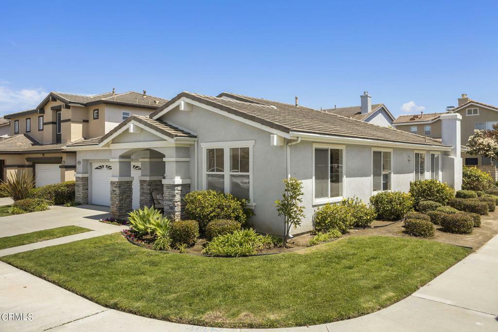 Property Photo:  1502 Almanor Street Street  CA 93030 