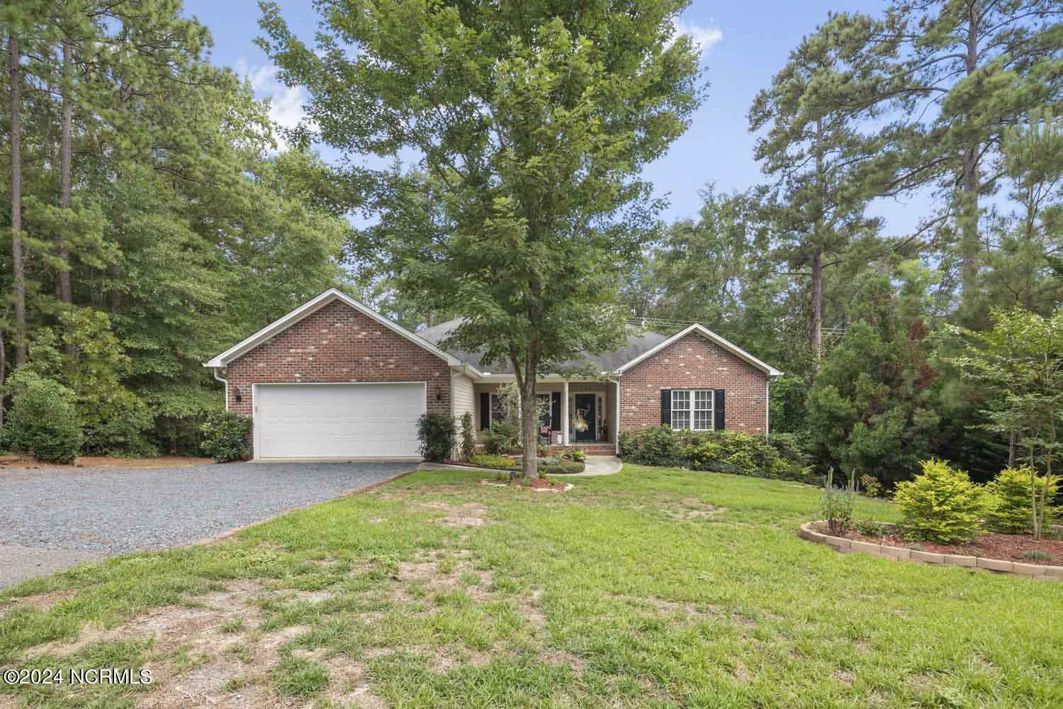 Property Photo:  175 New Bedford Circle  NC 28374 