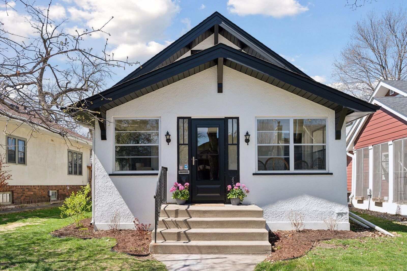 Property Photo: 5136 Thomas Avenue S MN 55410