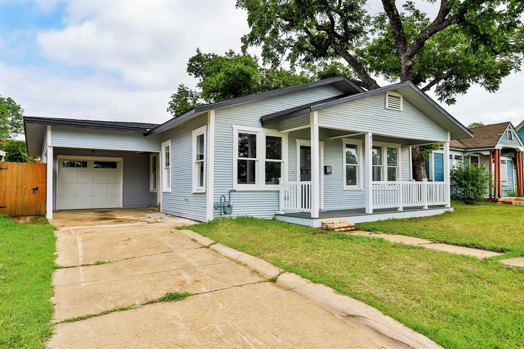 Property Photo: 913 E Pulaski Street TX 76104