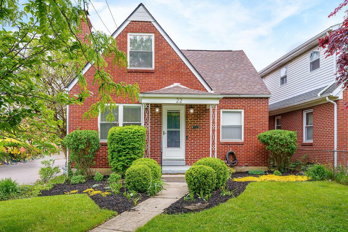 Property Photo: 22 E Jeffrey Place OH 43214