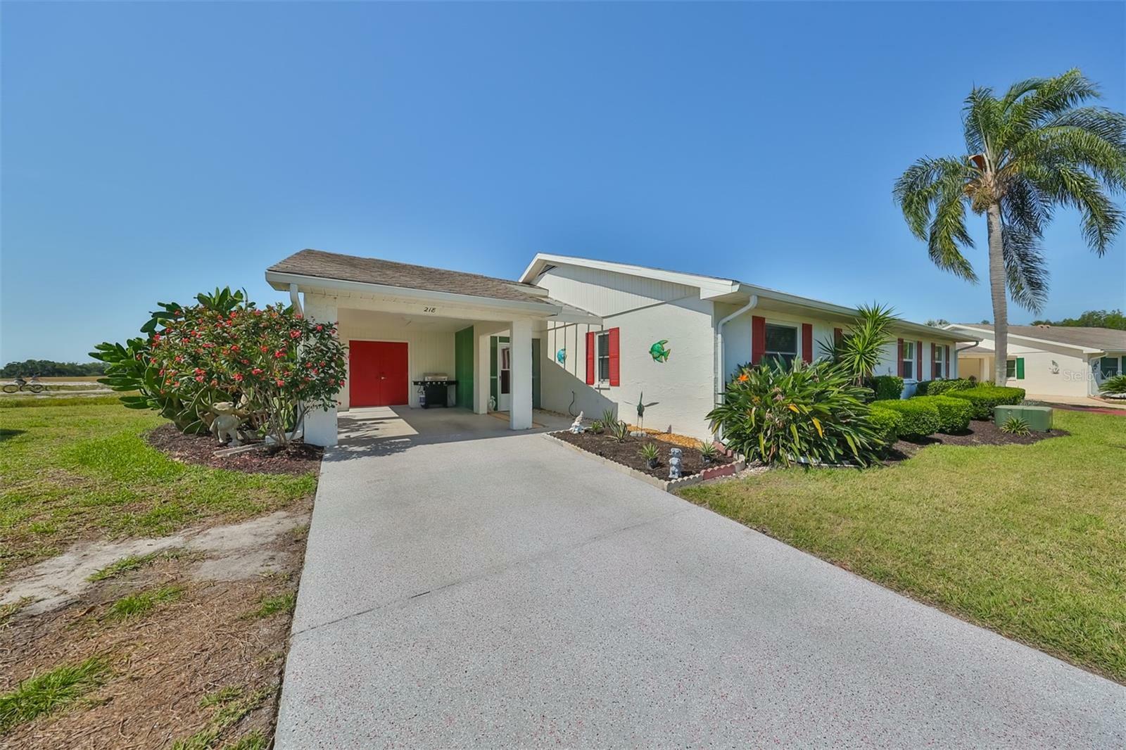 Property Photo:  218 Glenellen Place  FL 33573 