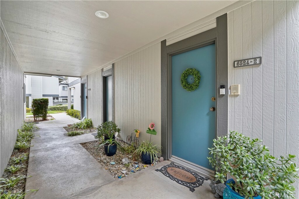 Property Photo:  6524 Twin Circle Lane 2  CA 93063 