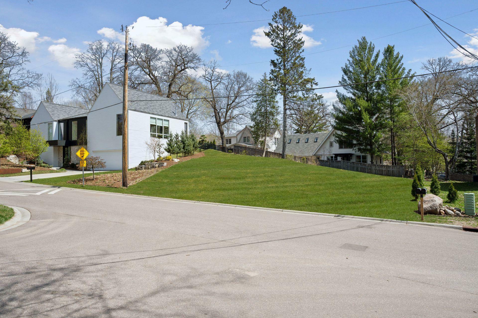 Property Photo:  1052 E Circle Drive  MN 55391 