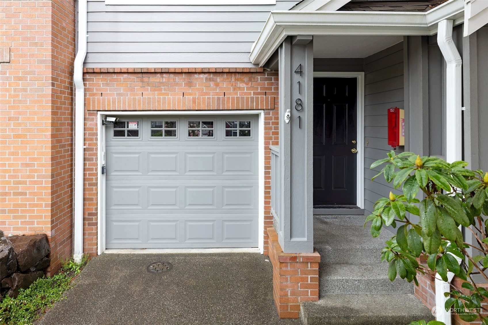 Property Photo: 4181 248th Court SE 10 WA 98029