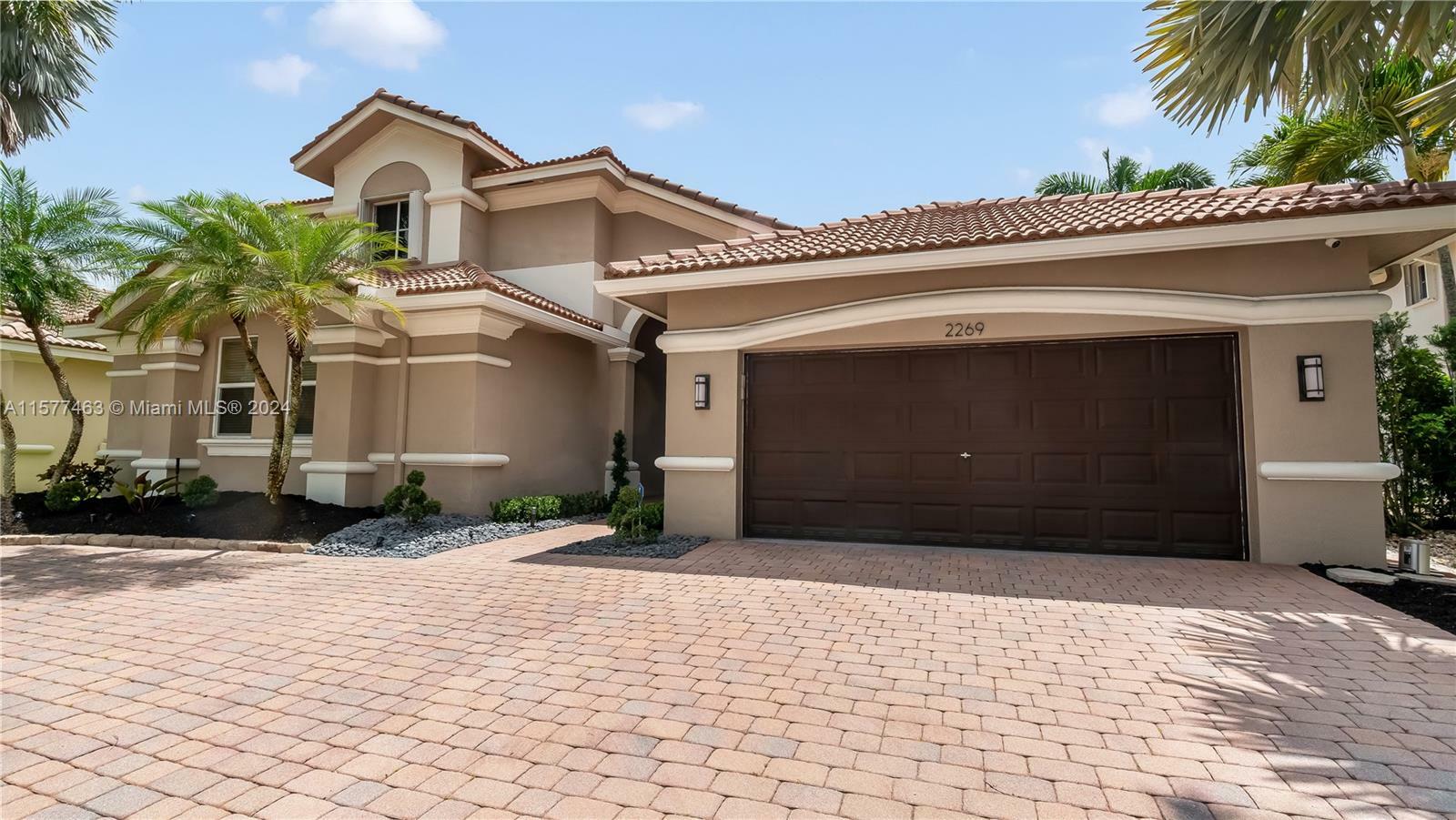 Property Photo:  2269 Quail Roost Dr  FL 33327 