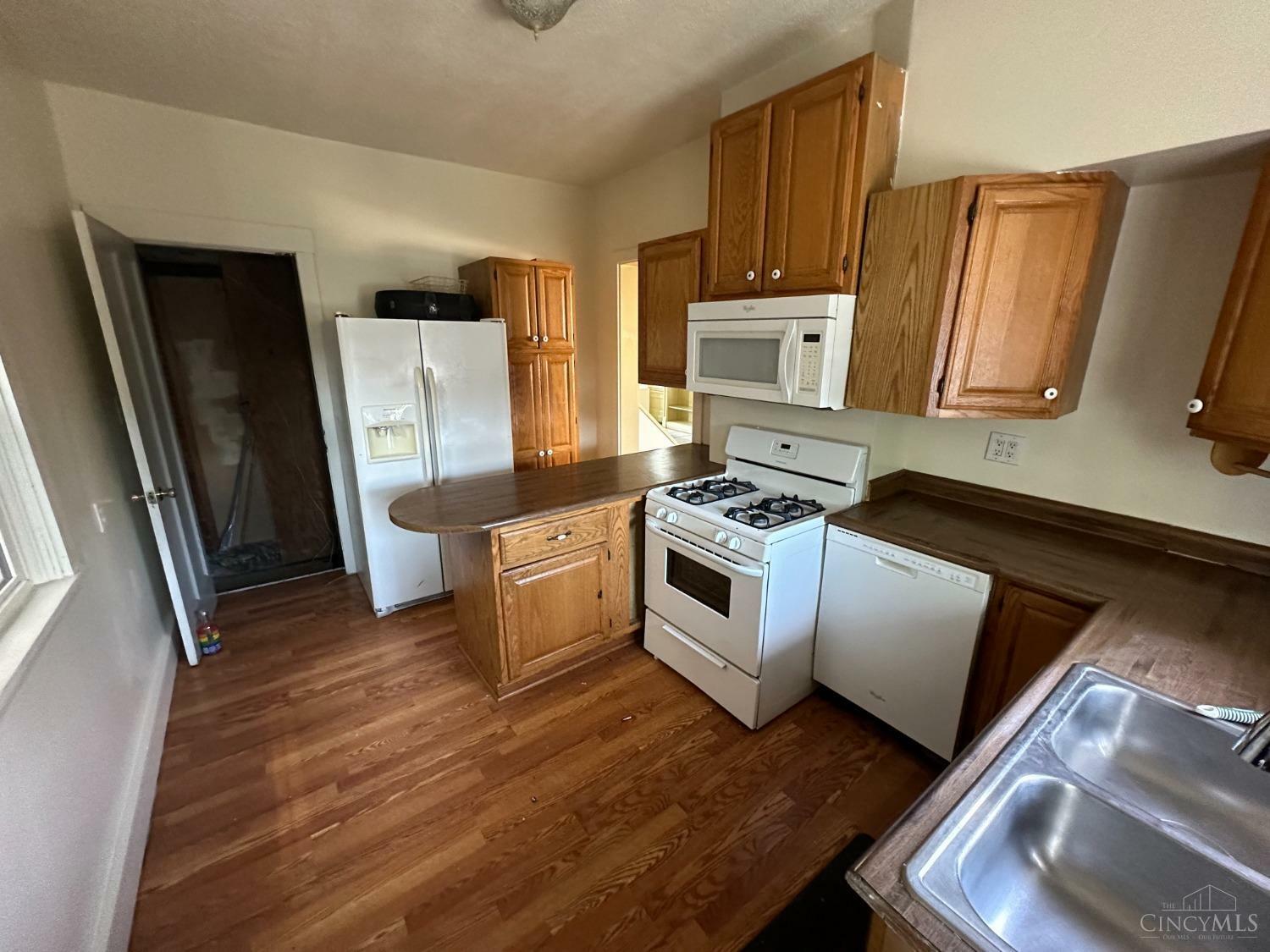 Property Photo:  2049 Crown Avenue  OH 45212 