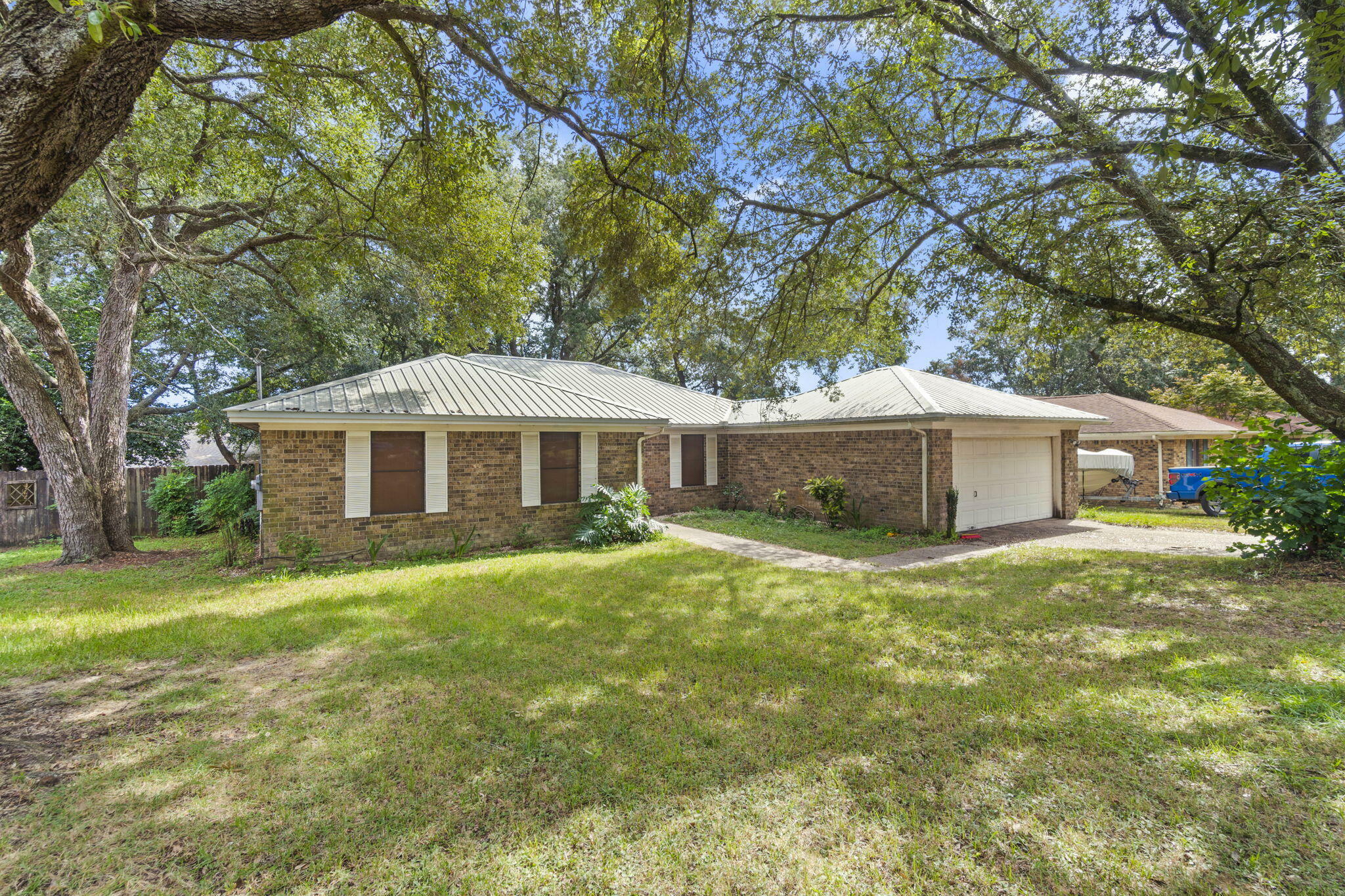 Property Photo:  2150 Yardly Drive  FL 32526 