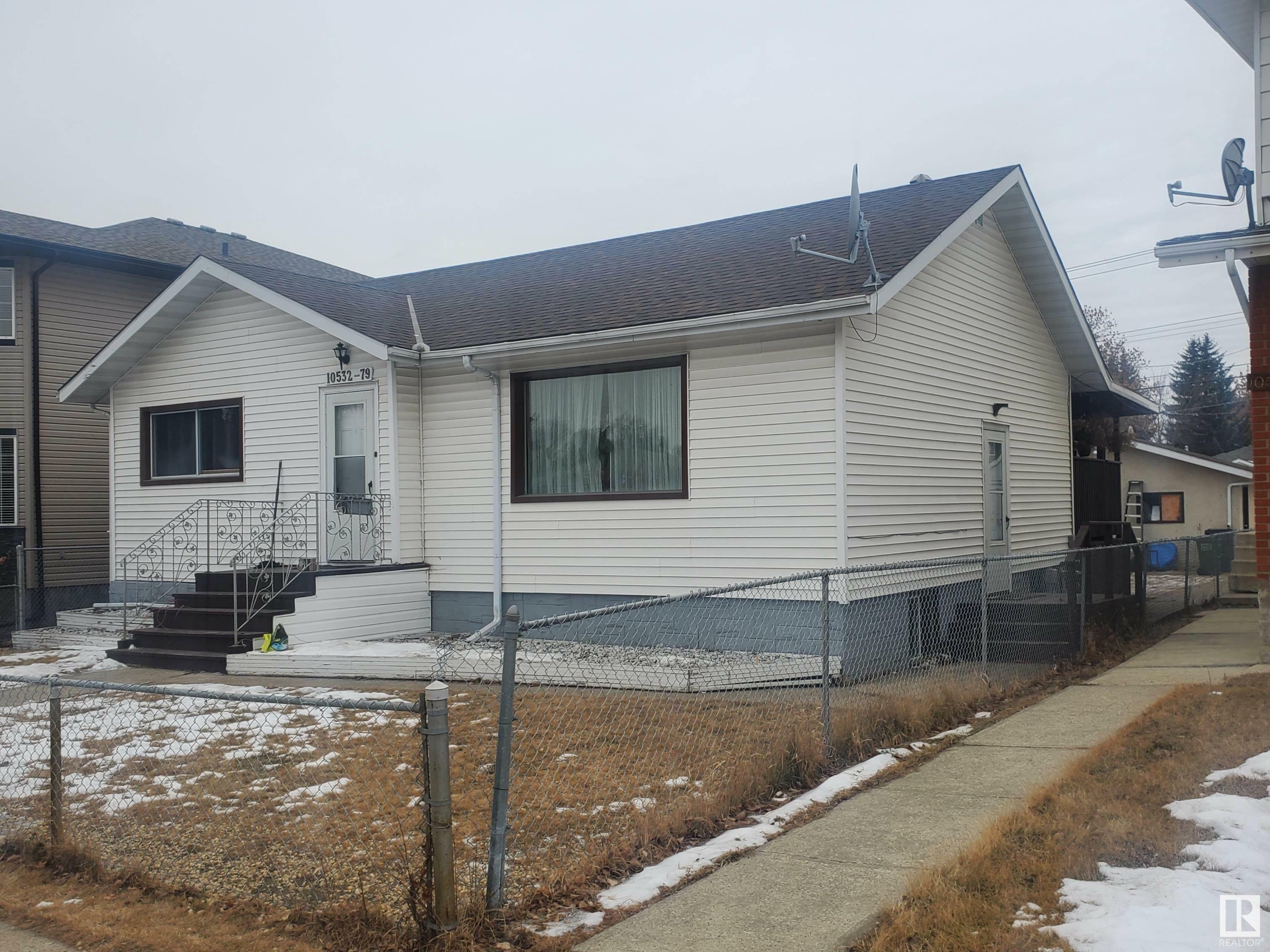 Property Photo:  10532 79 Street NW  AB T6A 3H3 
