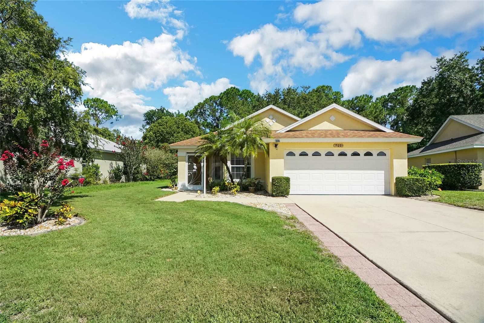 Property Photo:  900 Vindale Road  FL 32778 