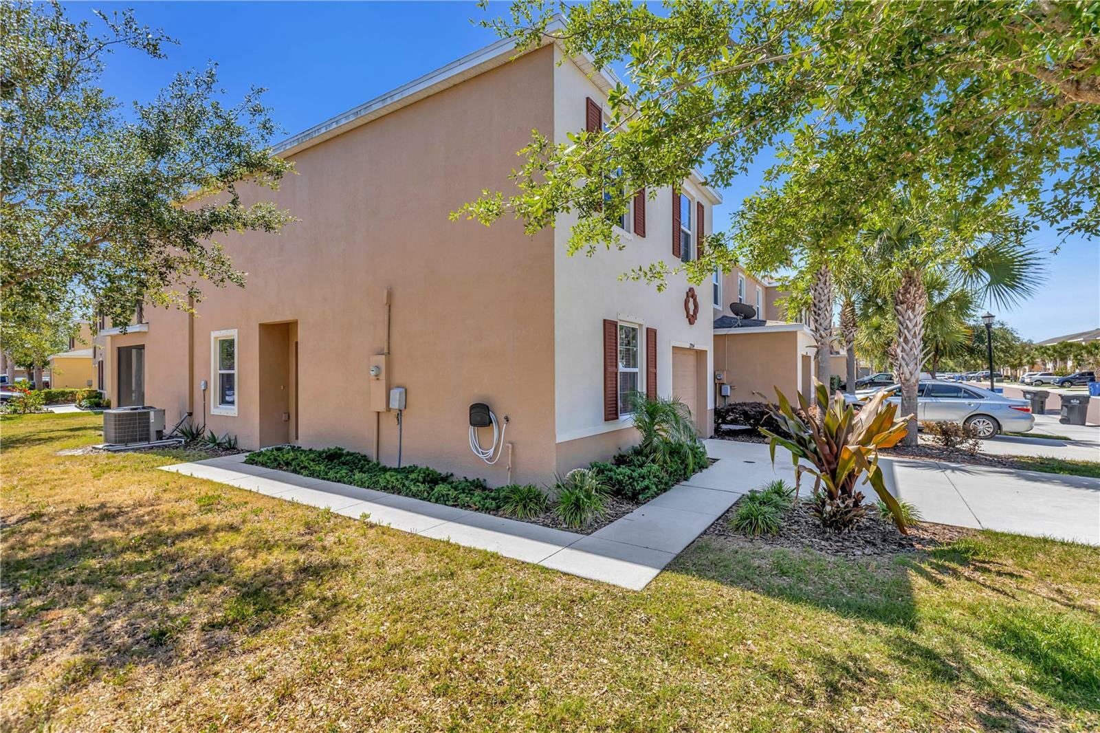 Property Photo:  12904 Shady Fern Lane  FL 33534 