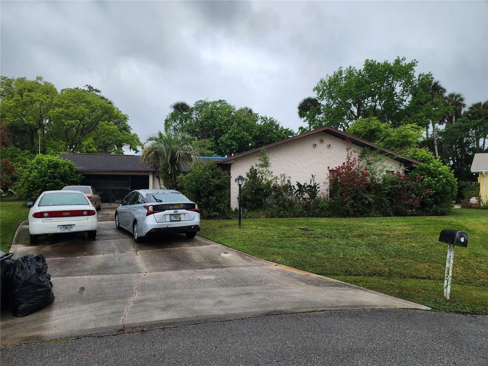 Property Photo:  8 Courtney Court  FL 32137 