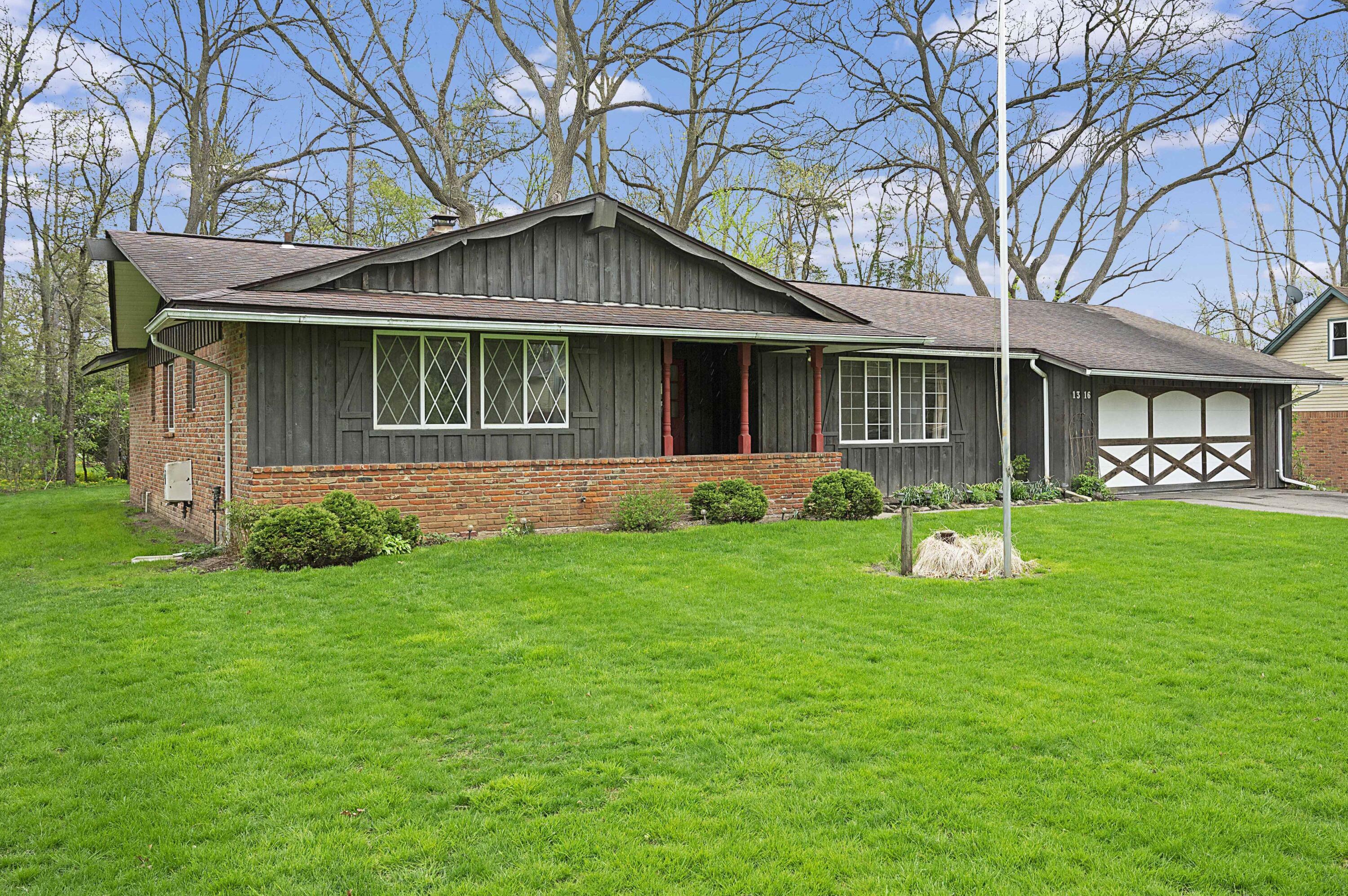 Property Photo:  1316 Grebe Road  MI 48357 