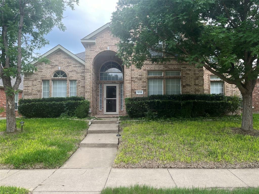 Property Photo:  1212 Vineland Court  TX 75002 