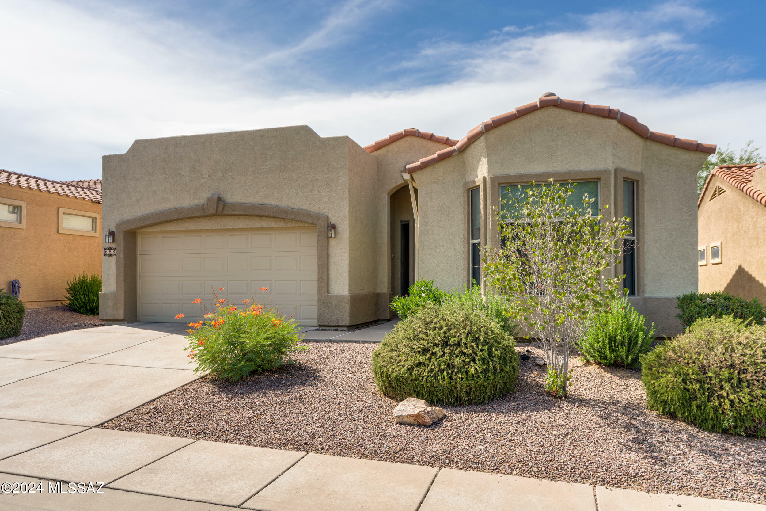 Property Photo:  668 W Shadow Wood Street  AZ 85614 