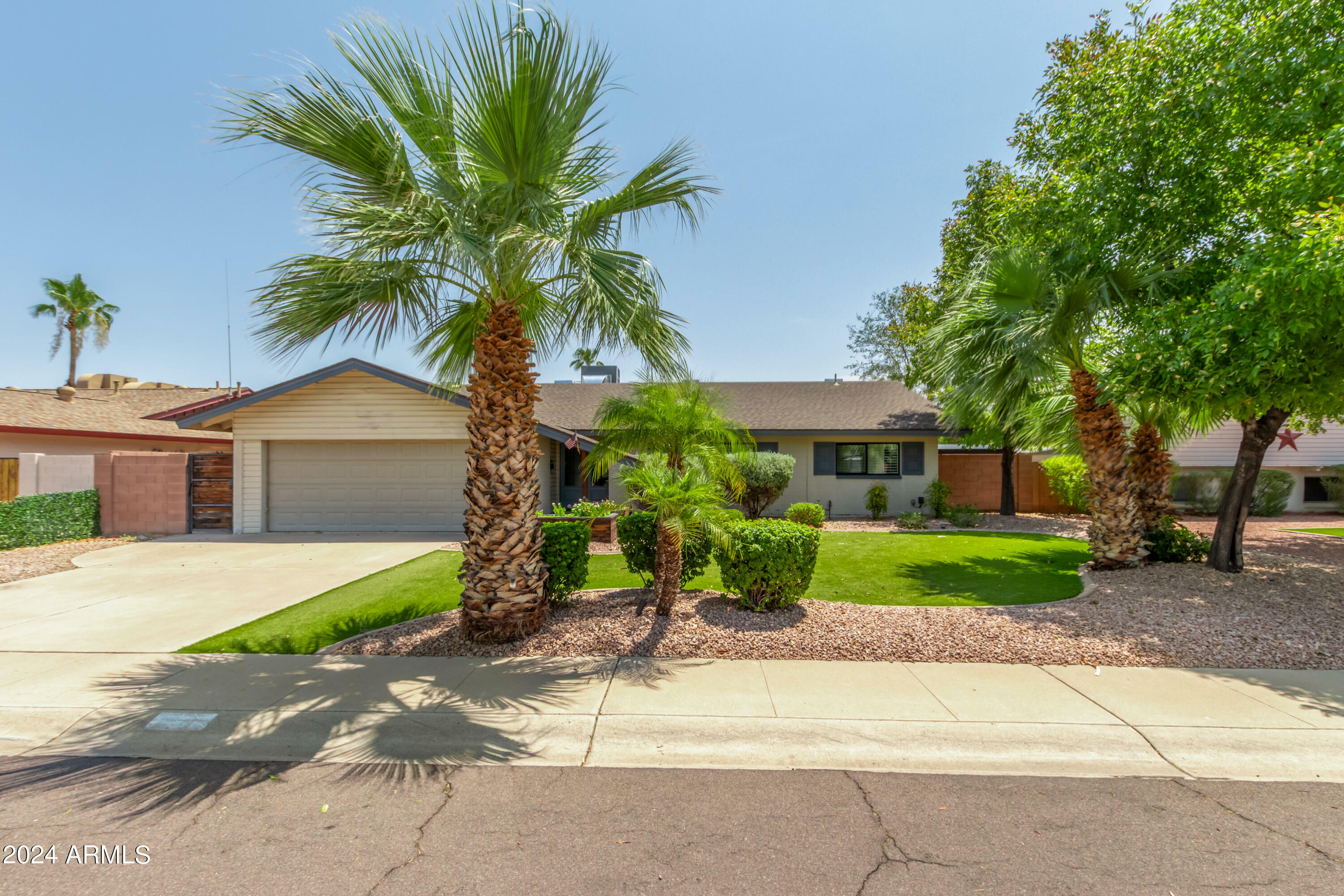 Property Photo:  4007 N 86th Street  AZ 85251 