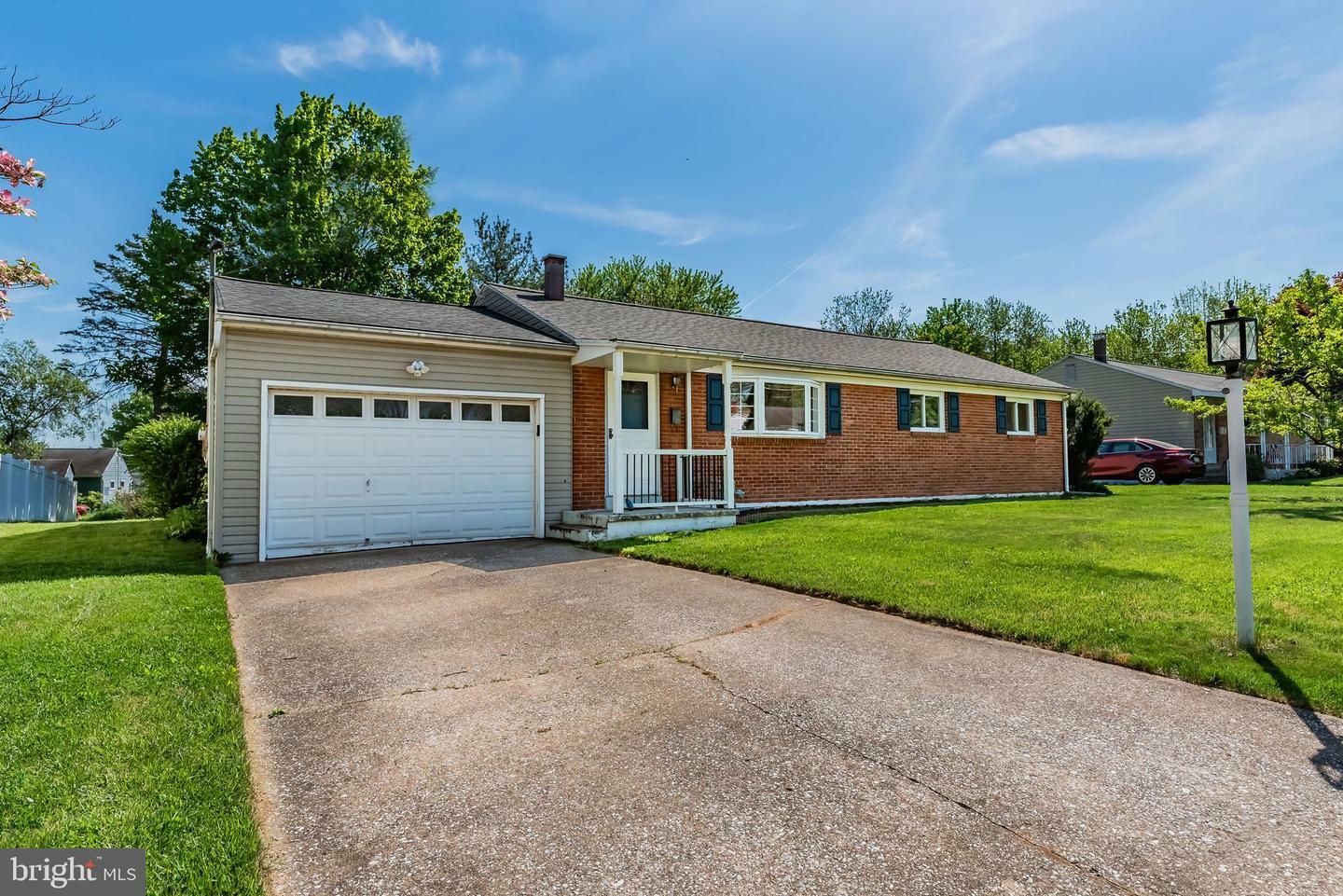 Property Photo:  76 Kensington Drive  PA 17011 