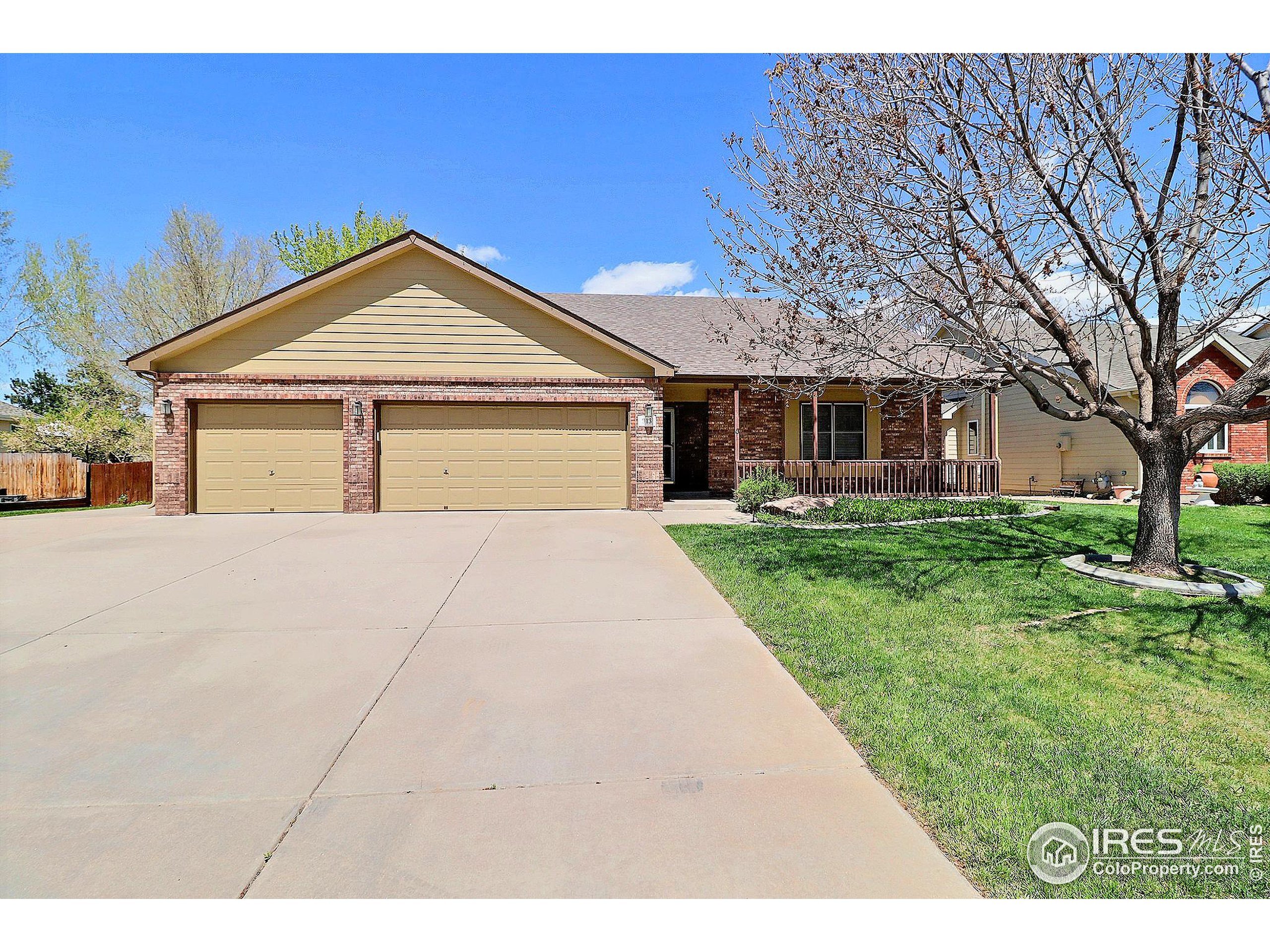 Property Photo: 913 N 4th St CO 80534
