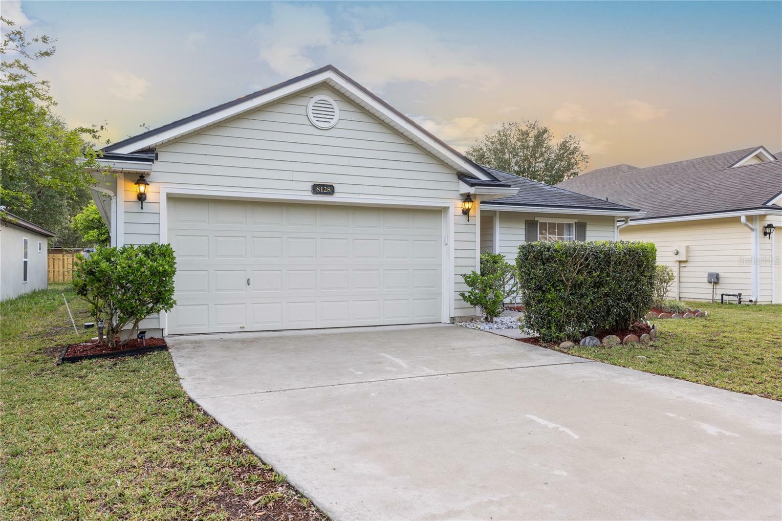 Property Photo: 8128 NW 51st Street FL 32653