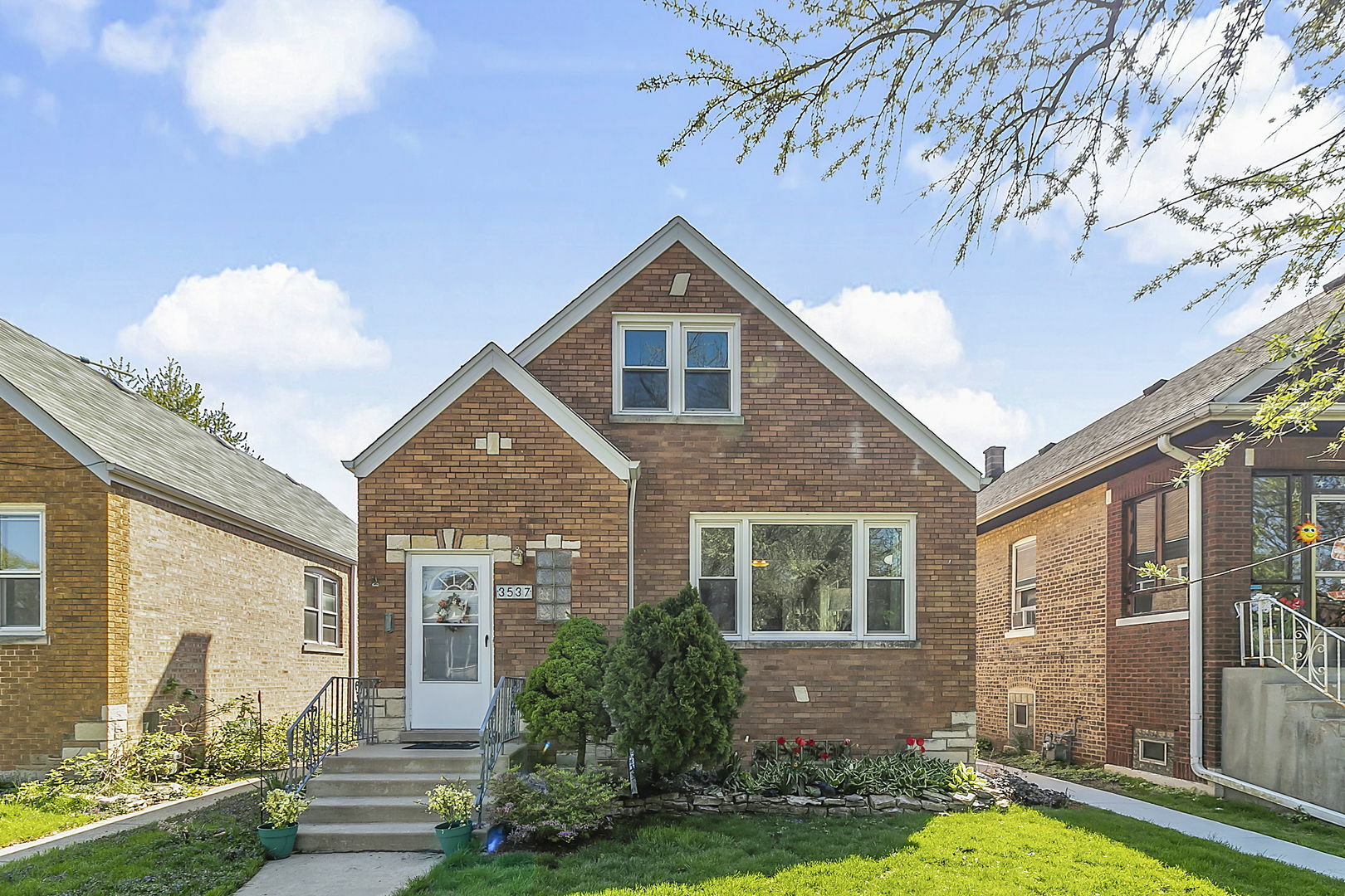 Property Photo:  3537 Gunderson Avenue  IL 60402 