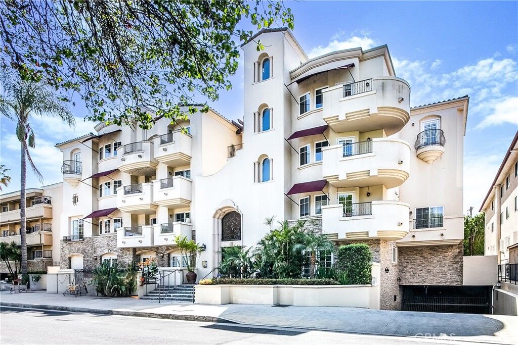 Property Photo:  4237 Longridge Avenue 205  CA 91604 