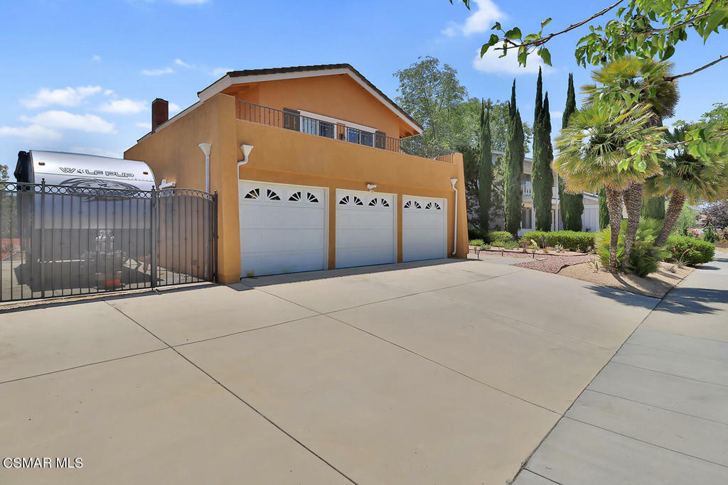 Property Photo:  688 Velarde Drive  CA 91360 