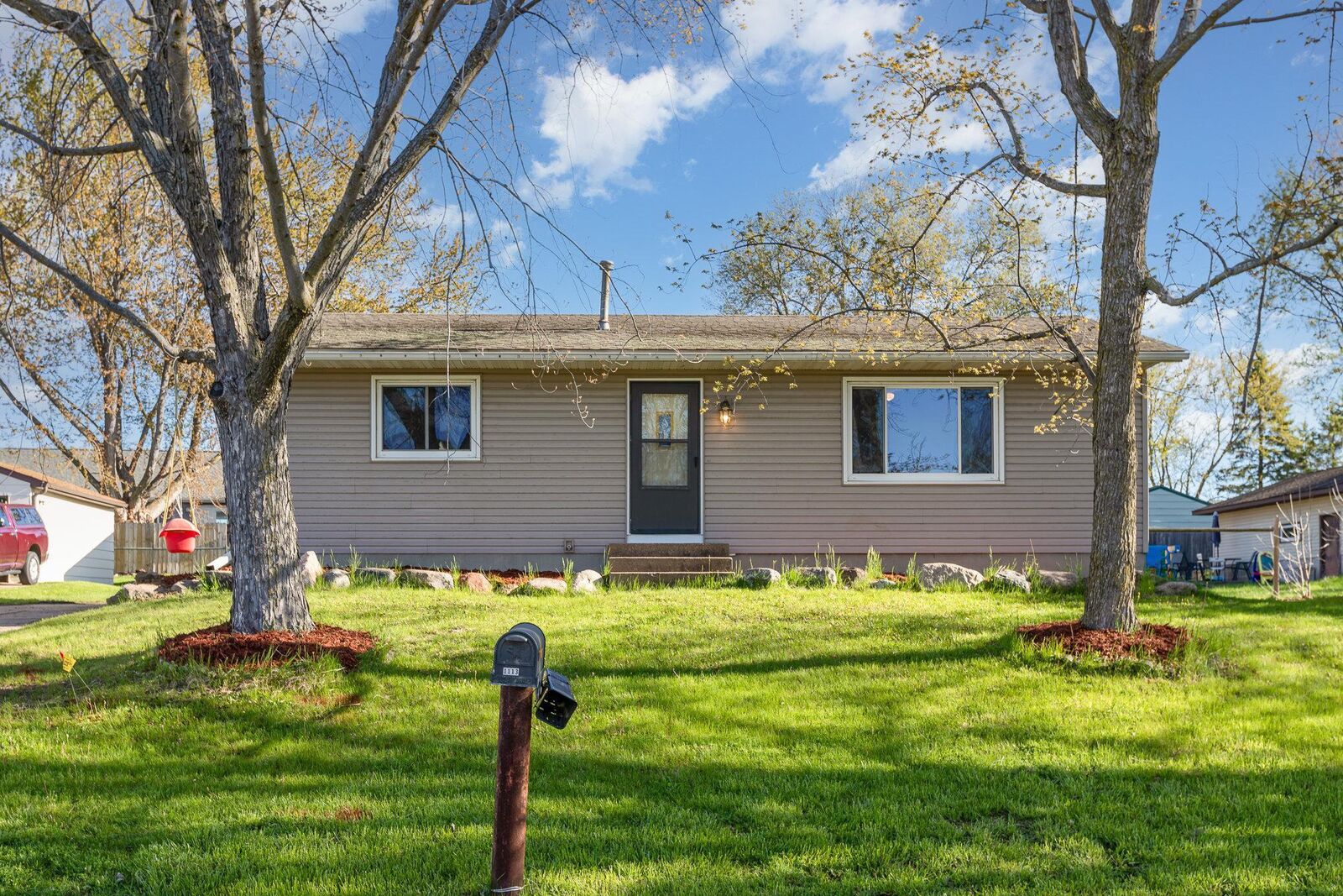 Property Photo: 1113 10th Avenue SW MN 55025