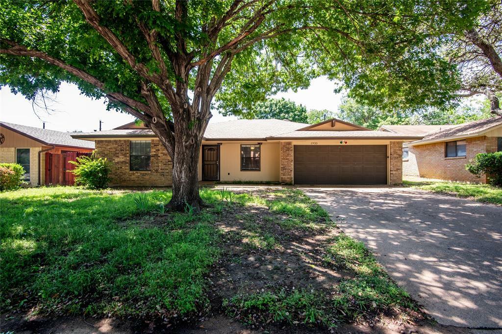 Property Photo:  1933 Covey Court  TX 75060 