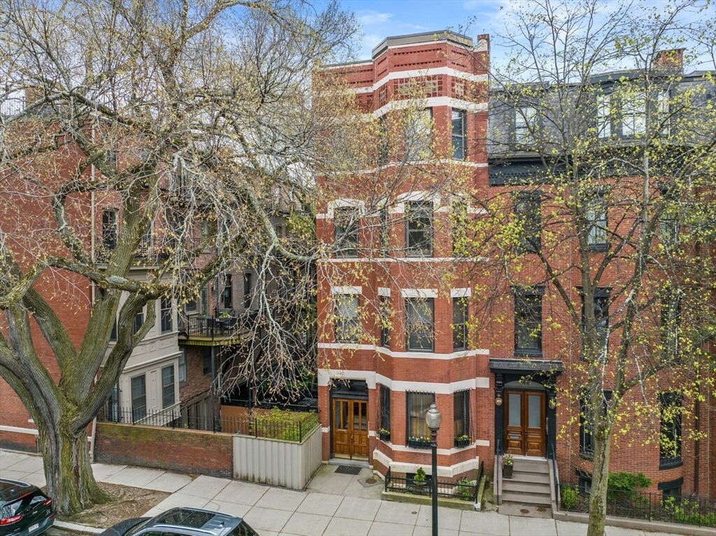 Property Photo: 142 Warren Avenue 3 MA 02116