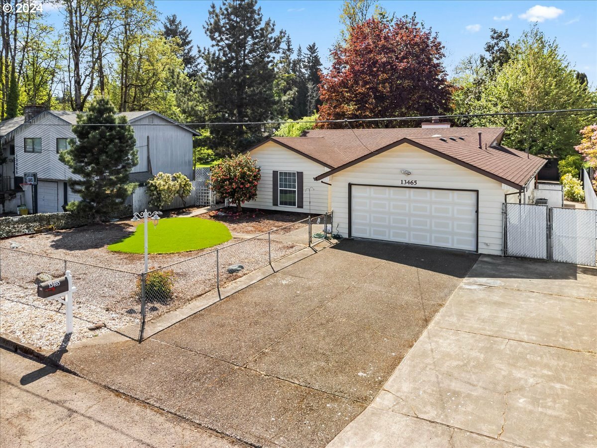 13465 SE Ruscliff Rd  Milwaukie OR 97222 photo