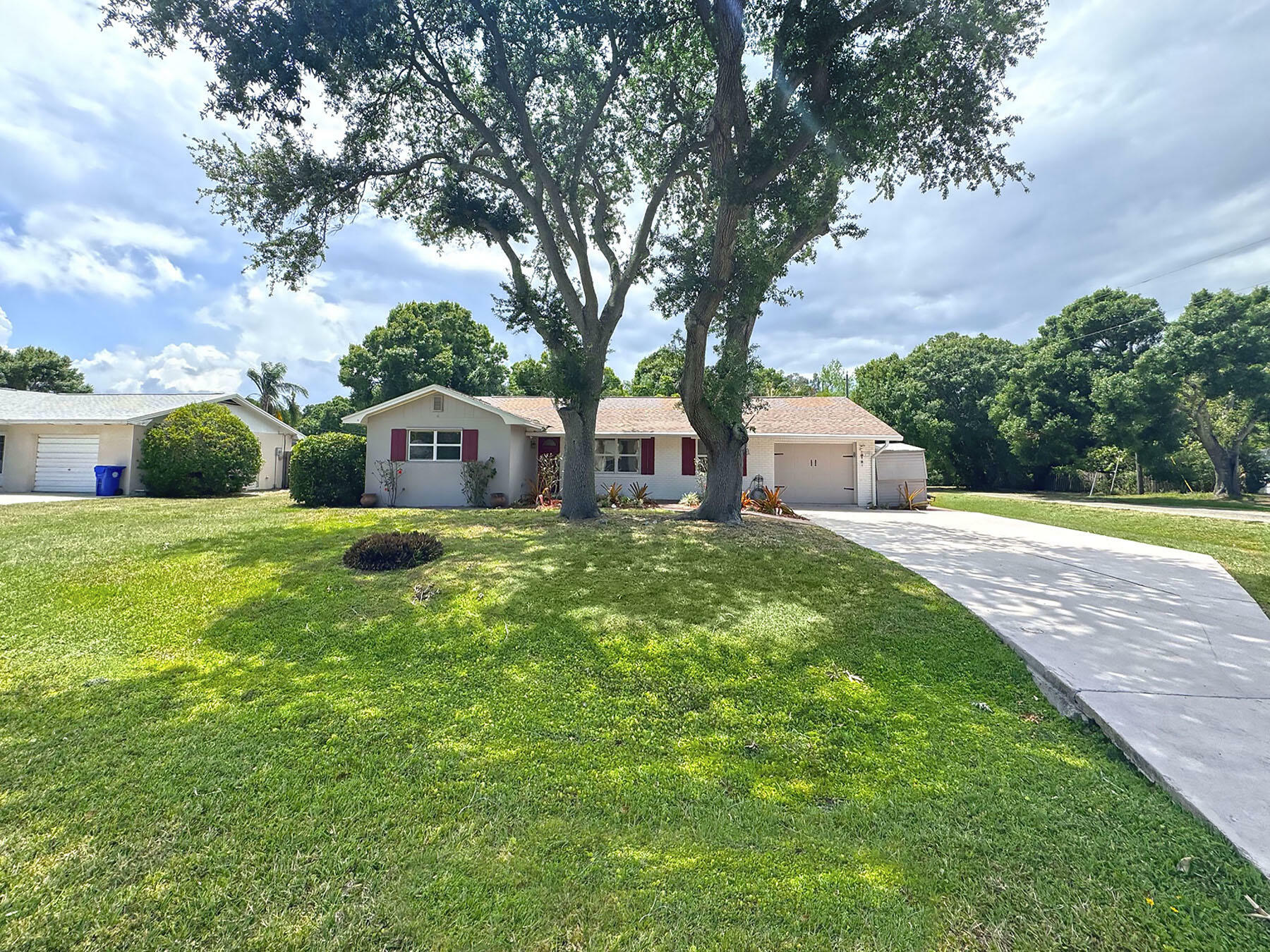 Property Photo:  1375 29th Avenue  FL 32960 