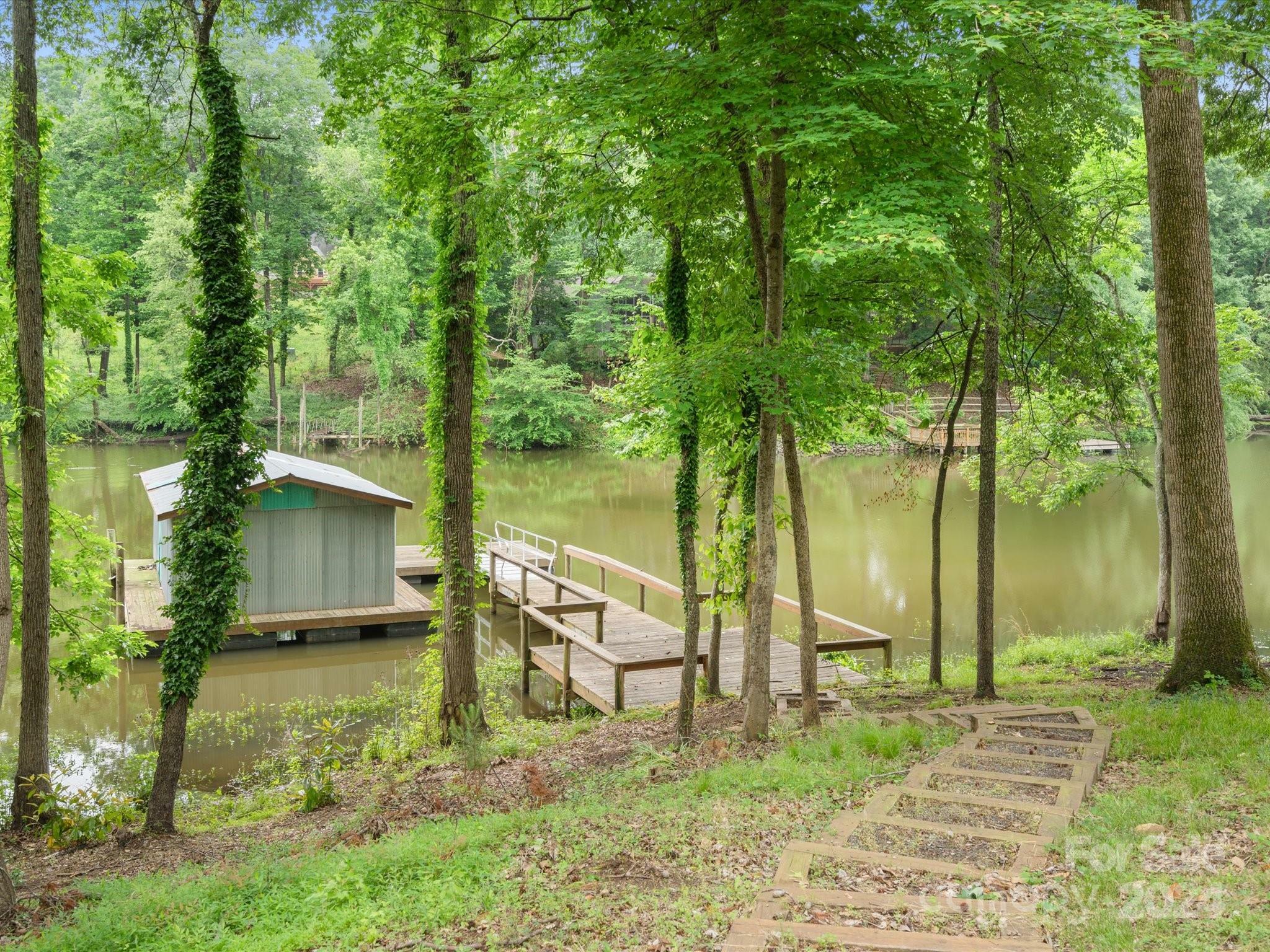 Property Photo:  7113 Signer Road  NC 28278 