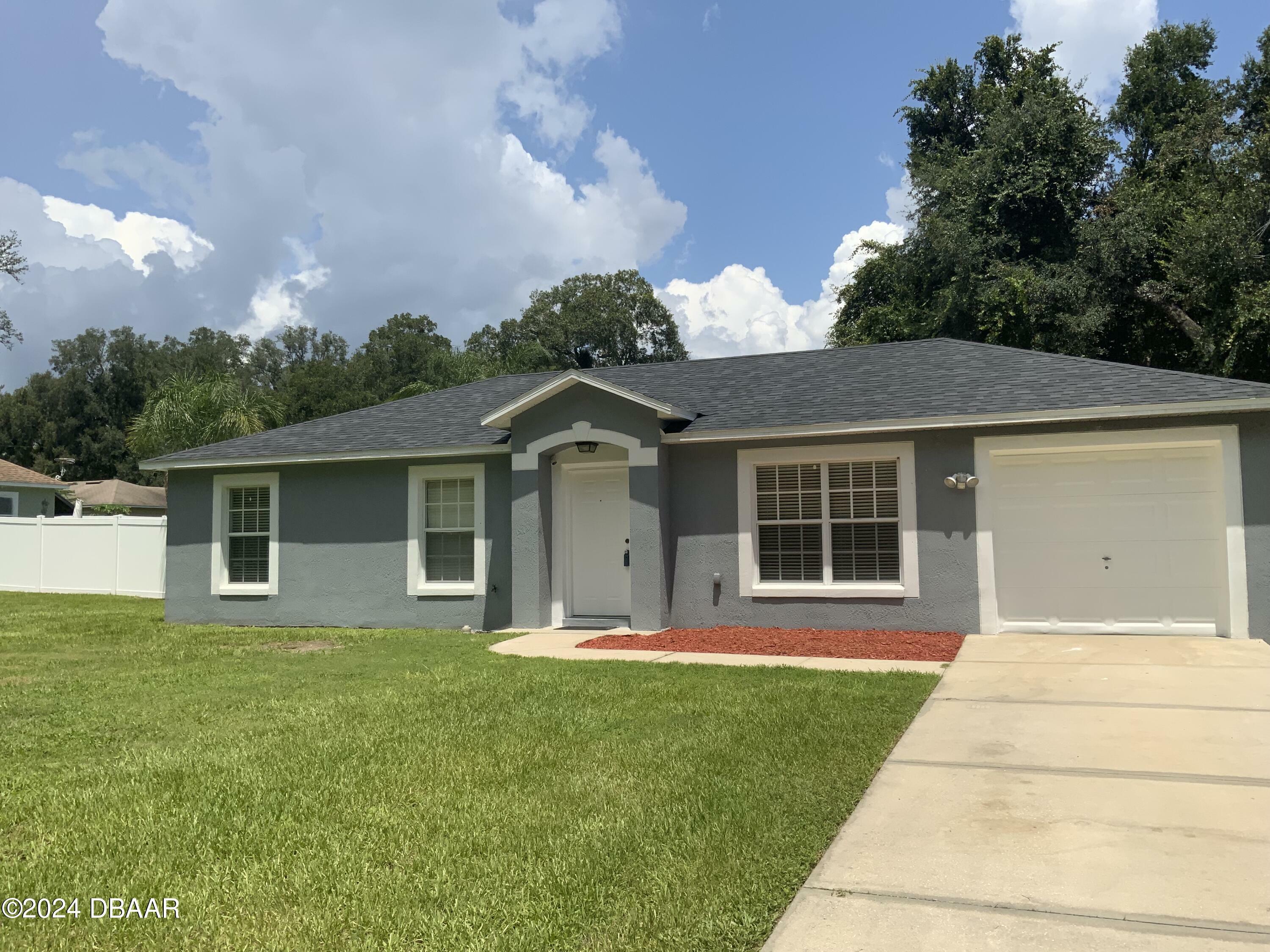 Property Photo:  1115 4th Street  FL 32763 