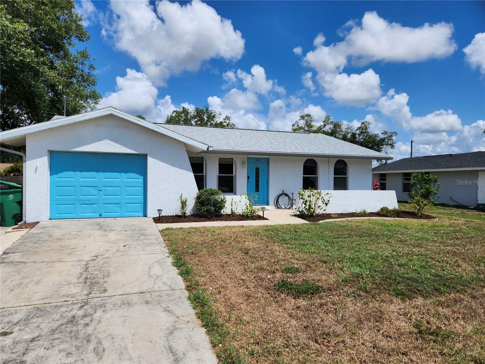 Property Photo:  1409 Sheehan Boulevard  FL 33952 