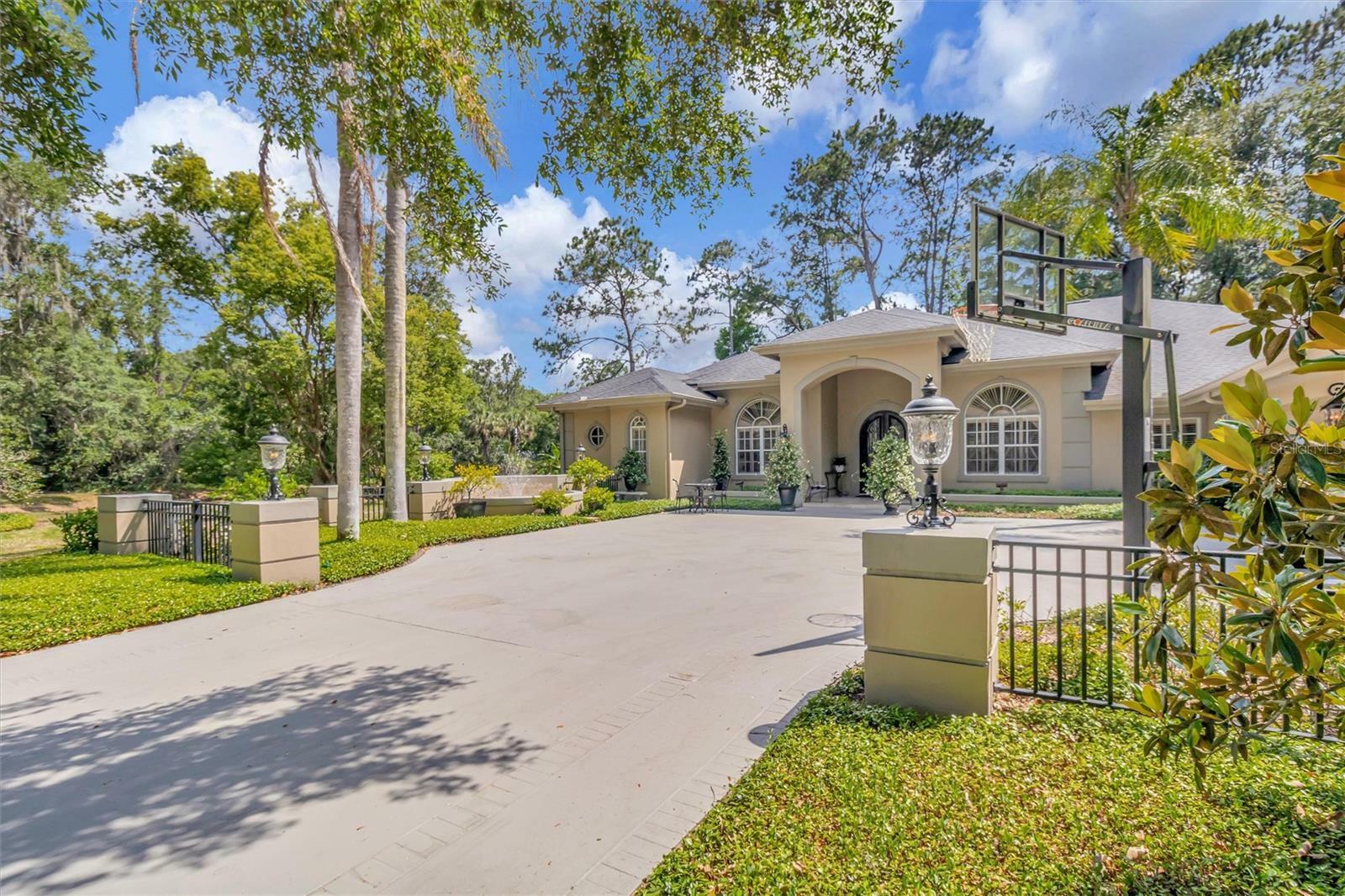 Property Photo:  6515 Stonington Drive S  FL 33647 