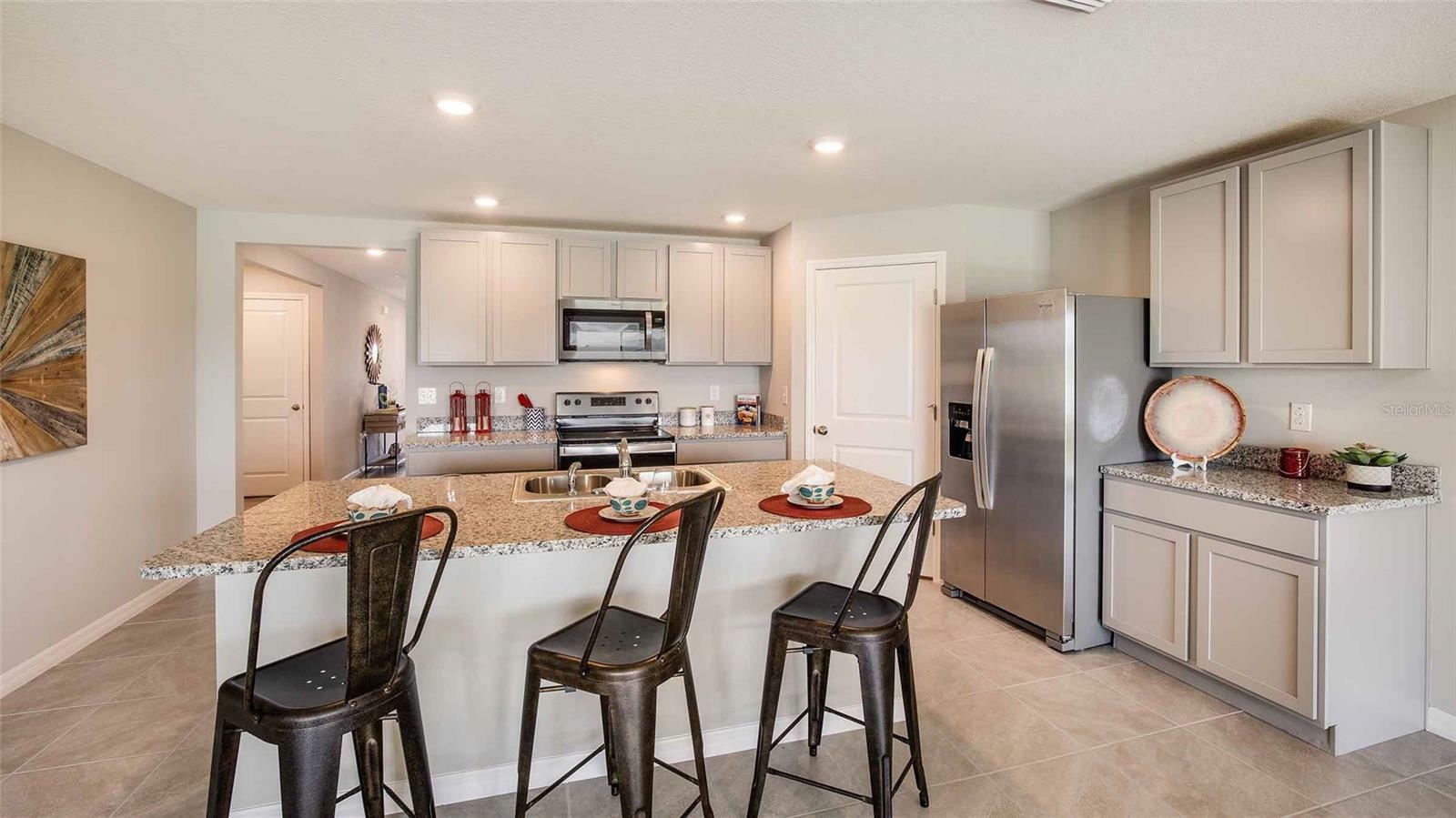 Property Photo:  695 W Rexford Drive  FL 34465 