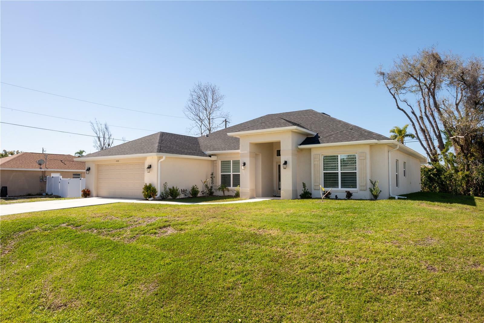 Property Photo:  400 Marlin Road  FL 34293 