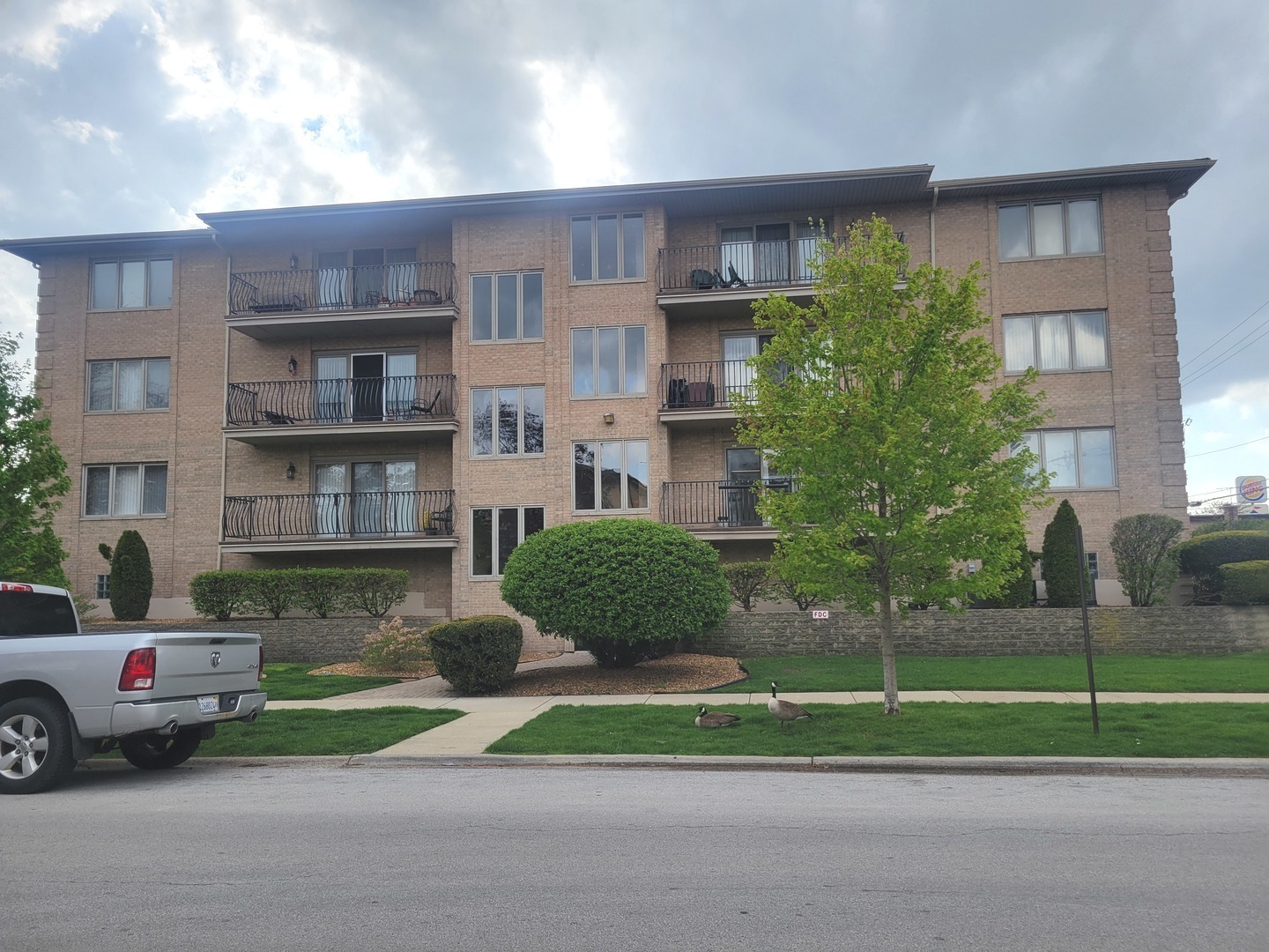 Property Photo: 9514 S Kilbourn Avenue 3D IL 60453