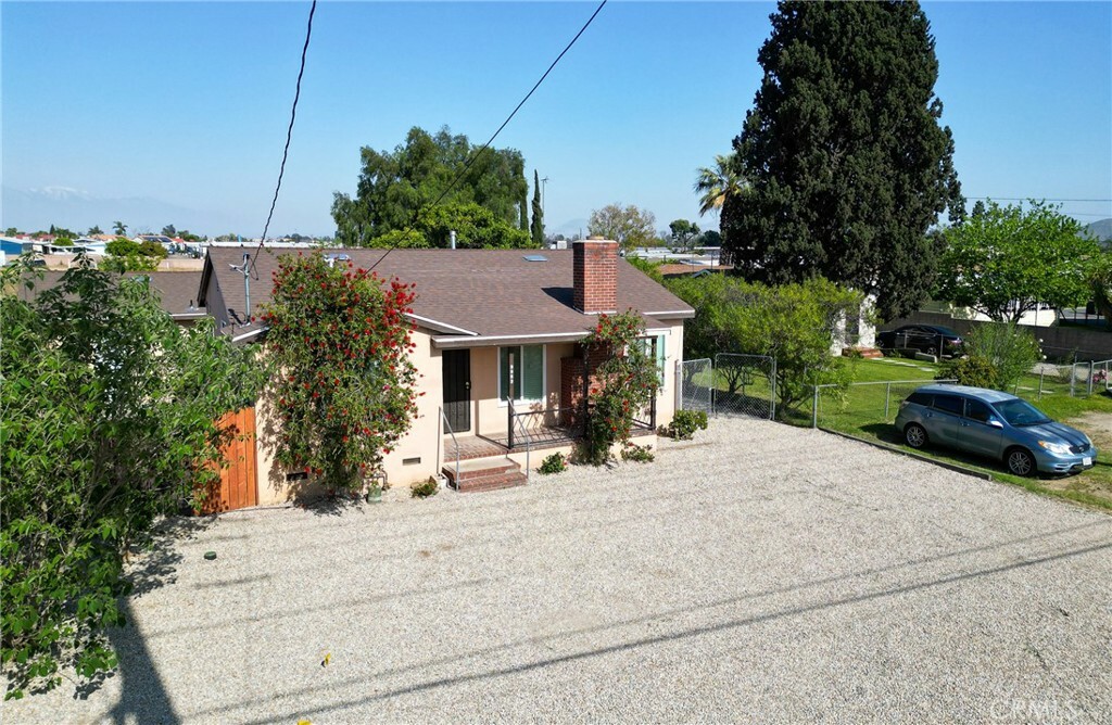 Property Photo:  9983 Palmetto Avenue  CA 92335 