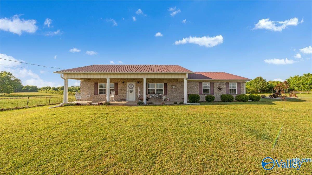 Property Photo:  5452 County Road 16  AL 35978 