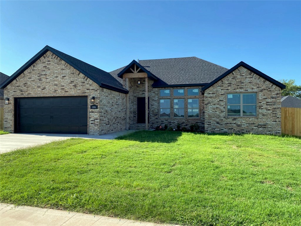 Property Photo: 806 W Carley Drive AR 72761