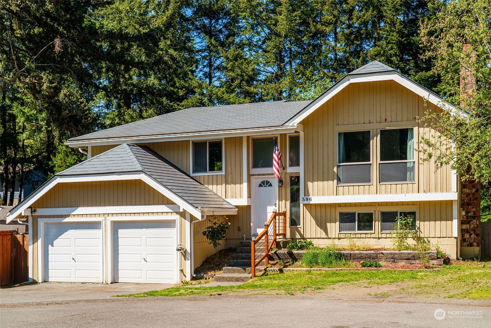 Property Photo:  596 SW Littletree Circle  WA 98367 